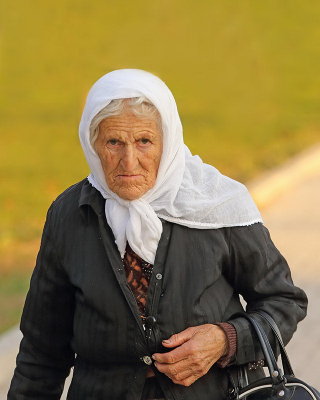 Old lady starka_MG_9600-11.jpg