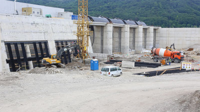 Building a dam gradnja jezu_IMG_0111-111.jpg