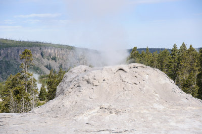 Beehive Geyser in Yellowstone National Park