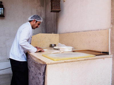 _1026725 Bastakiah Nights Restaurant: Making Bread