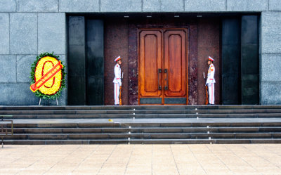 Ho Chi Minhs Mausoleum (2947)
