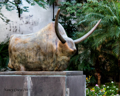 A Statue of a Bull Near the Park (1185797)