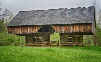 Cantilevered Barn at Tipton Place