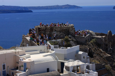 Santorini 095- waiting for the sunset.jpg