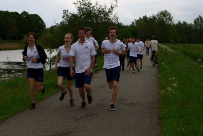 Students of Sint Janscollege running in Bossche Broek, 's-Hertogenbosch