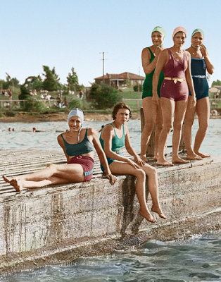 2009 Girls Swimming_sm.jpg