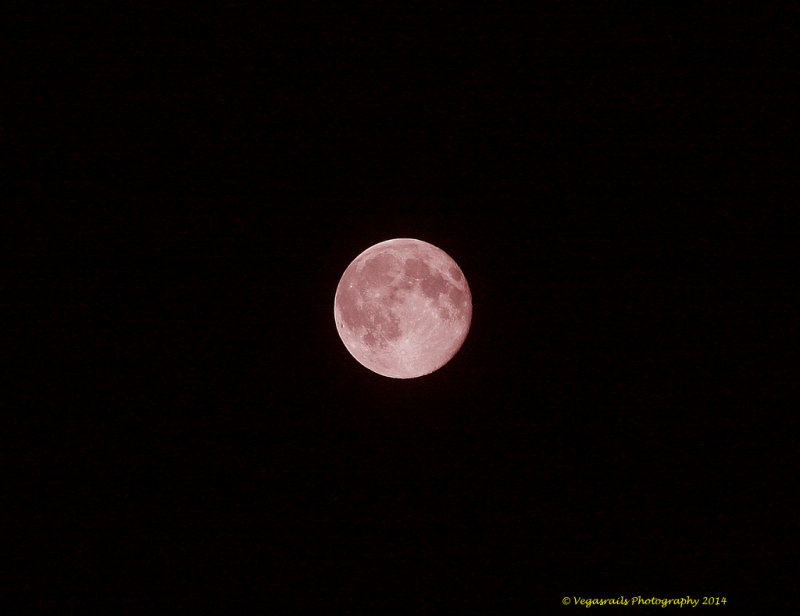 Late capture of the super Moon