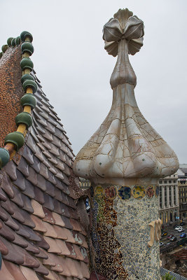 'Dragon attic,' trencadis mosaic
