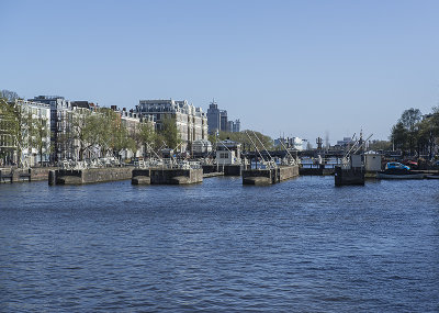 Amstel River, locks