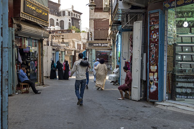 Waiting for customers, Souk al-Alawi