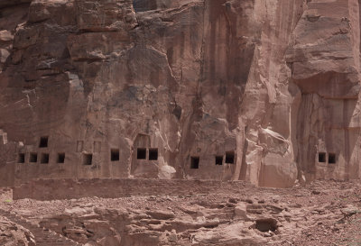Al-Aswad 'lion tombs'