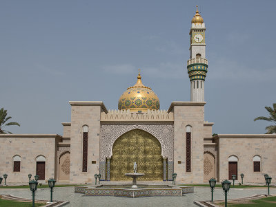 Asma Bint Alawi Mosque, closer view