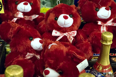Red teddy bears
