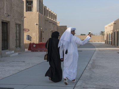 Al-Wakrah, snapping pictures