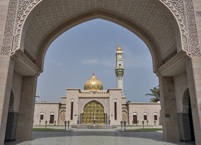 Asma Bint Alawi Mosque, entry