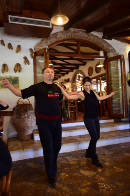 Dancers at the restaurant