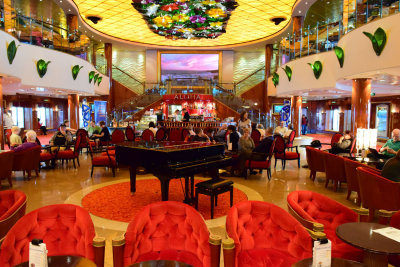 The lounge (Aloha Mediterranean)