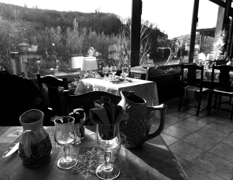 Small and typical restaurant in Pont-en-Royans; Raviole (not ravioli) is the typical dish. 