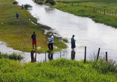 Fishers, close to the Lagoa do Peixe park.