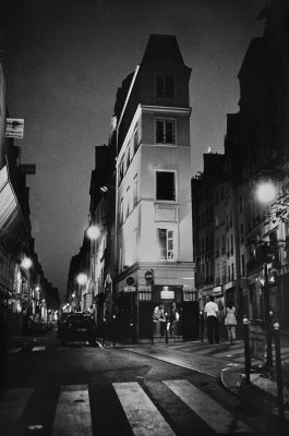 Near Porte Saint Denis