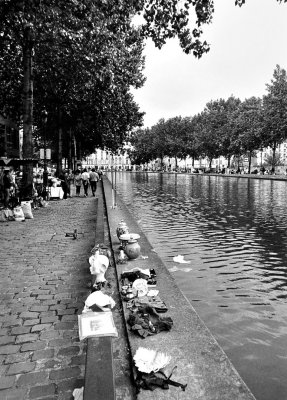 Canal Saint Martin; in the 1990s (Canon A1 and Canon FD 24/2.8)
