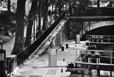 Canal Saint Martin; in the 1990s (Canon A1 and Canon FD 85/1.8)