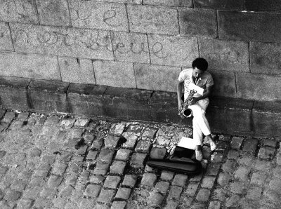 A musician by the Pont Neuf