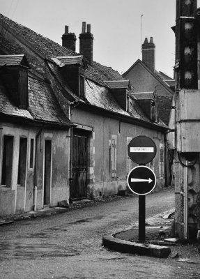 village in Bourgogne (1981)