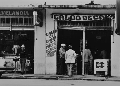 Bar at a former bus station, Avenue Mauro Ramos (early 1990s)