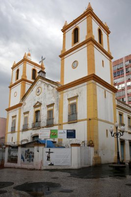 The church São Francisco, at the corner of Rua Marechal Deodoro and Rua Felipe Schmidt (Canon 6D and Distagon 25/2.8)