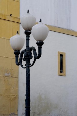 Typical lights near the church São Francisco (Canon 6D and Sonnar 85/2.8)