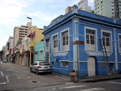 Corner of Rua Conselheiro Mafra and Rua Pedro Ivo (Canon 6D and Distagon 35/2.8).
