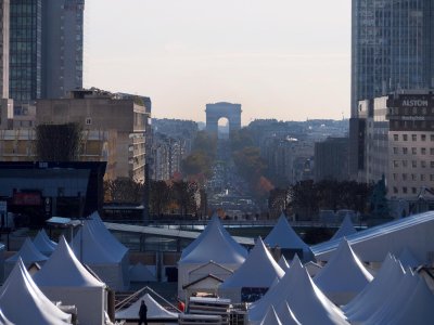 The 'Arc du Triomphe' viewed from the 'Grande Arche', La Défense. 
