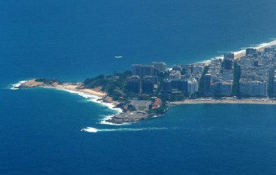 The Forte Copacabana (the fortress), viewed from the plane, when leaving Rio. 