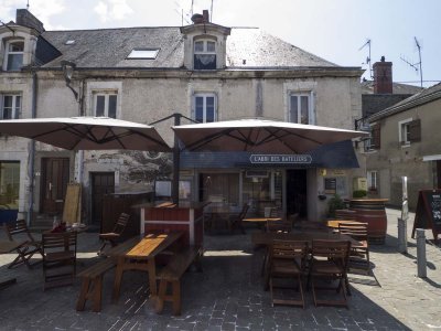 Angers; district of Bouchemaine (where the rivers Maine and La Loire join); we ate galettes at this restaurant. 