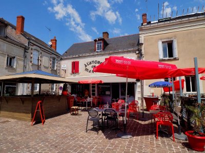 Angers; district of Bouchemaine (where the rivers Maine and La Loire join).