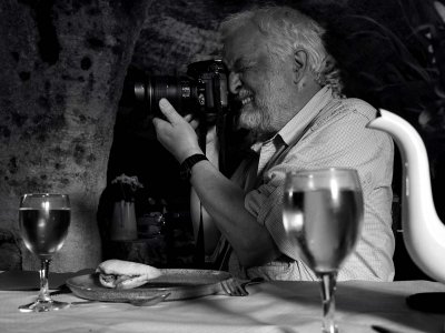 Arnulf inside the restaurant Troglodytique Louresse Rochemenier. 