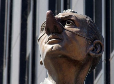 Montreal; downtown; detail of the previoulsy shown statue.