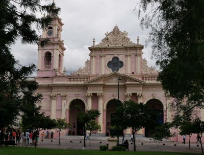 Basilica Cathedral, Plaza 9 de Julio. 