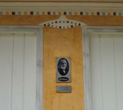 Between São Pedro de Alcântara and Angelina; detail of the renewed house.