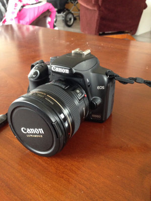 EOS-1000D.jpg