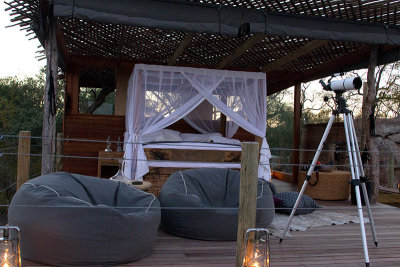 Kingston treehouse - the bedroom