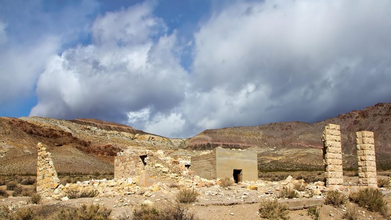  Rhyolite 