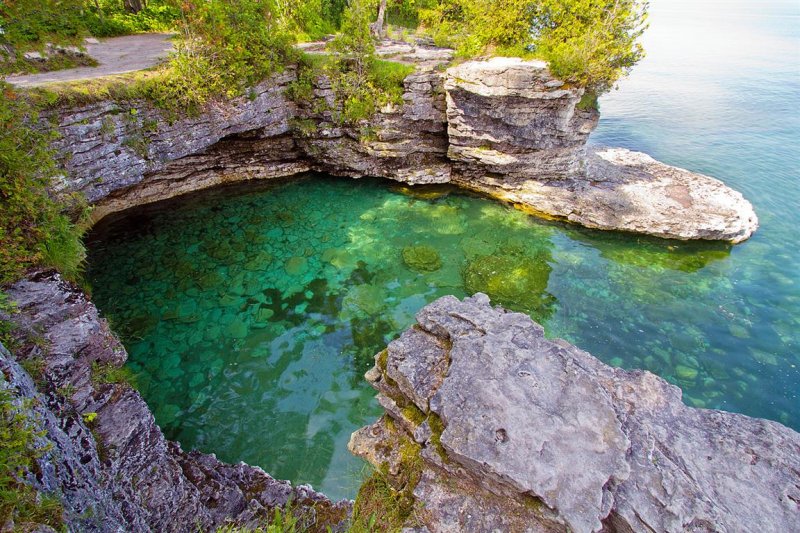  Cave Point