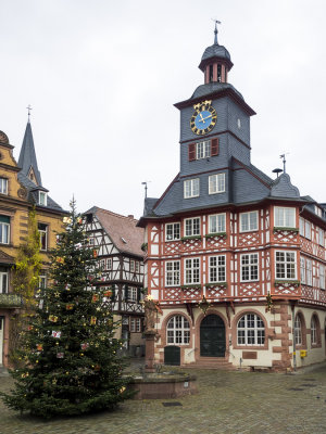 Heppenheim Rathaus and Xmas Tree