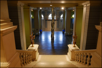 Hallway with sculpture Helix 18m by Brd Breivik......