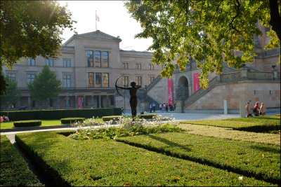 Lustgarten and Neues Museum.........