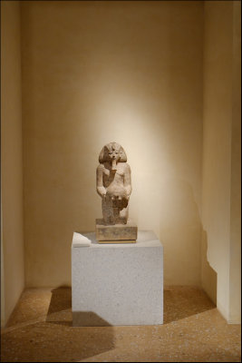 Sculpture in Neues Museum.....