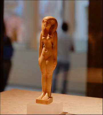 Small sculpture in  Neues Museum....