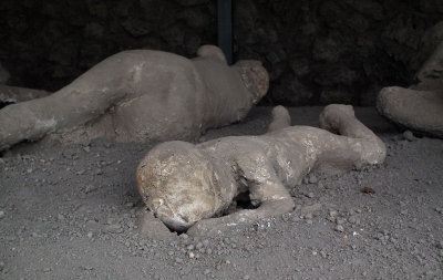 Plaster casts of bodies 